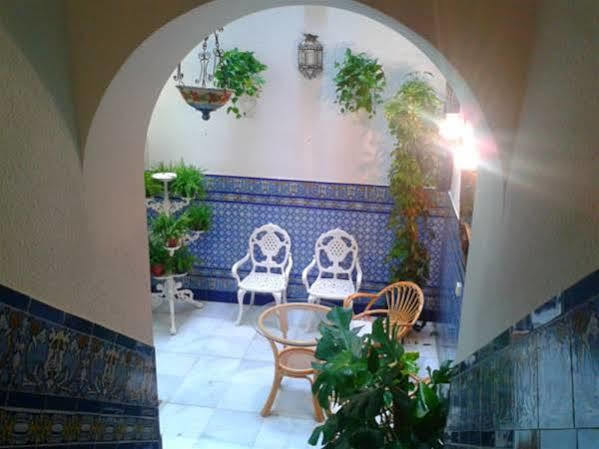 Apartamentos Los Angeles Sevilla Bagian luar foto